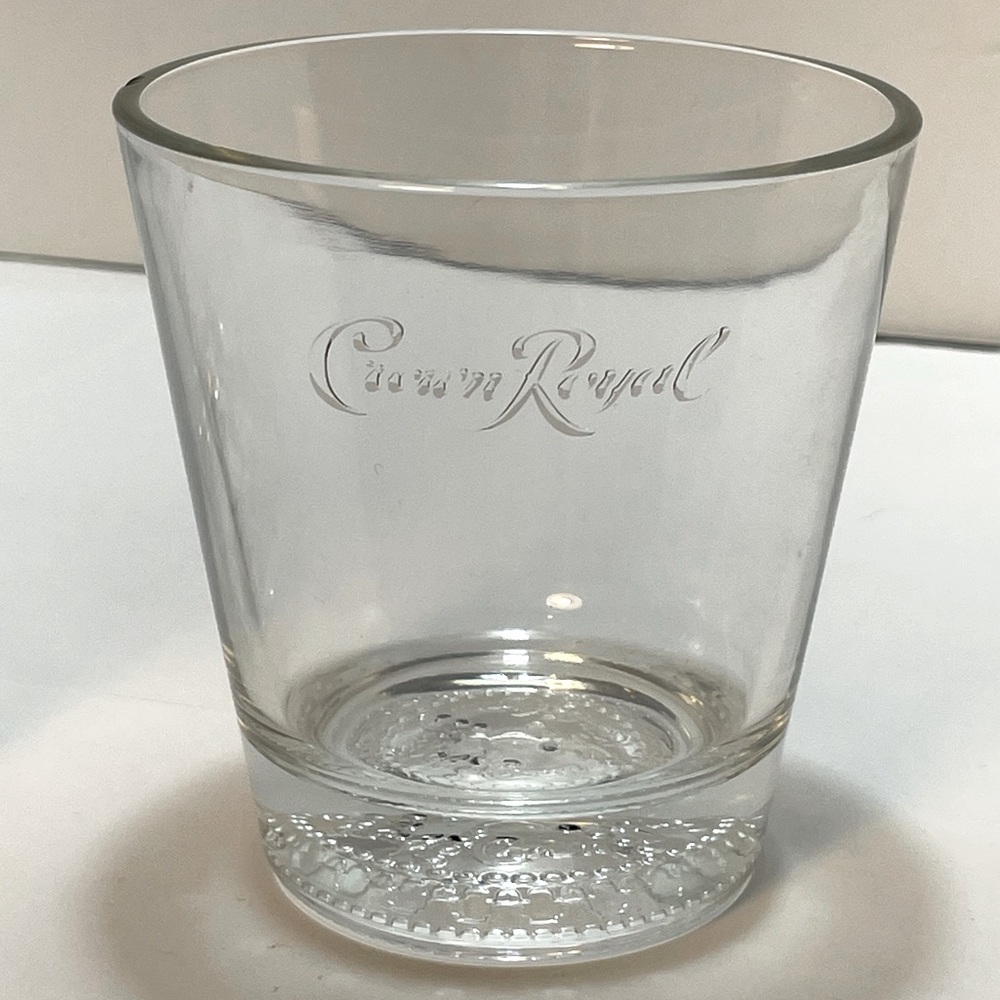EUC- Set of 2 Crown Royal whiskey glasses